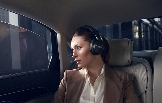 Bang & Olufsen Beoplay H95 Black/Engraved